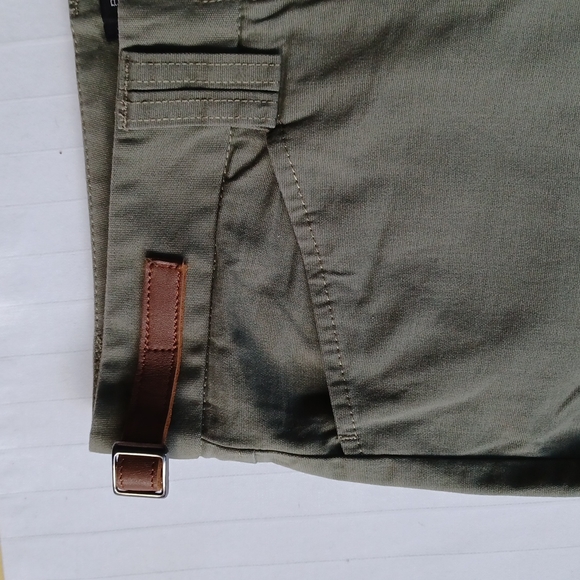 BCBG "Ambrosia" Olive Coloured Stretch Cotton Pant- Sz. 0 - Picture 4 of 11